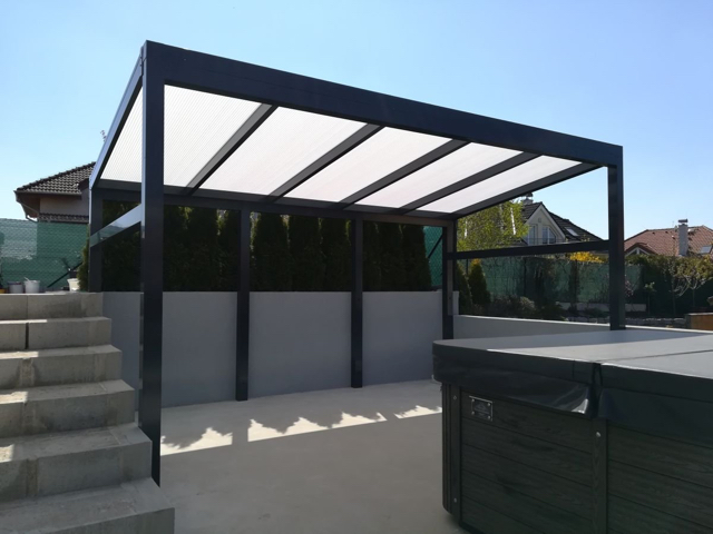 Atypické rozměry hliníkového přístřešku na míru: Kdy se vyplatí investovat do nestandardního řešení?